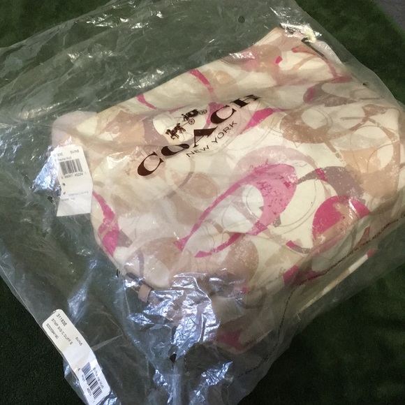 Coach New York Purse - Picture 4 of 6